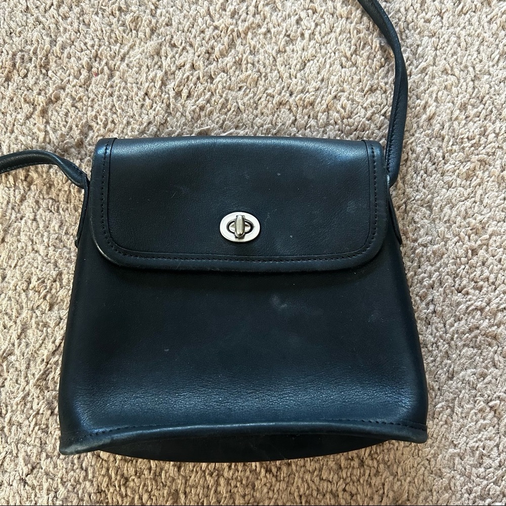COACK Black leather little purse. 7.5”x5”. GUC